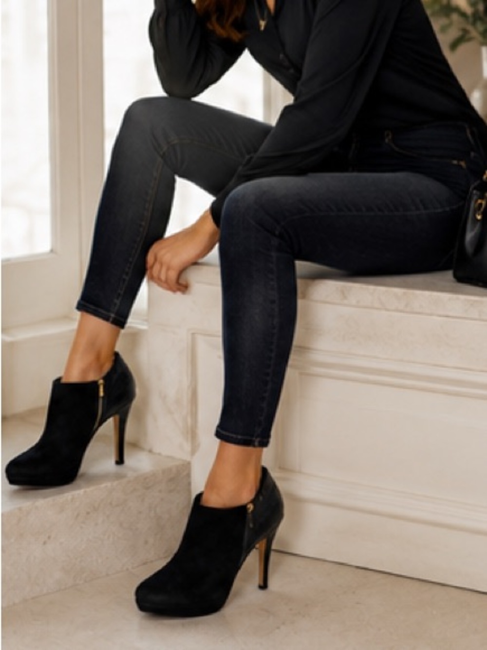 Vince Camuto Elvin Stiletto Booties Black Suede Textured Snake Excellent 9.5 - Picture 9 of 9